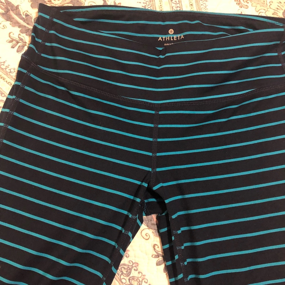 Athletes cropped workout leggings